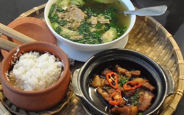 Cơm Niêu Song Sinh