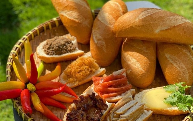 Bánh Mì Lọ Lem Hè Phố