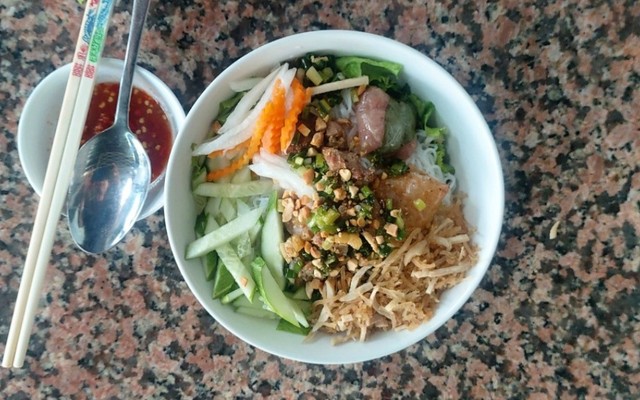 Bún Thịt Nướng Tư Hoàng