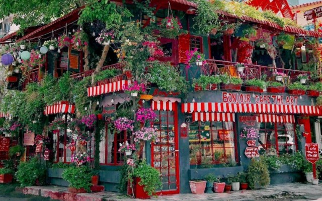 Bonjour Cafe The Art