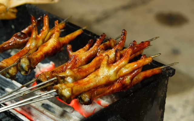 Chân Gà Nướng Tú Béo - Phố Hàng Bạc