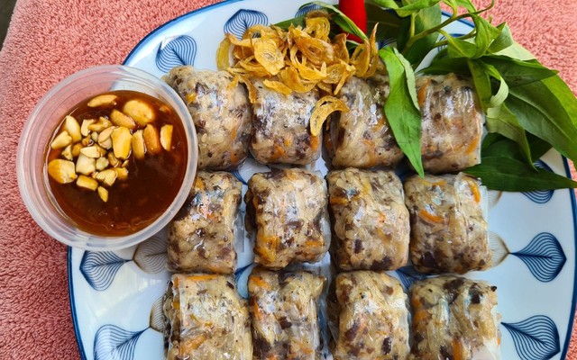 Ma Bư - Bánh Tráng Lụi Tây Nguyên, Gỏi Cuốn & Bắp Xào