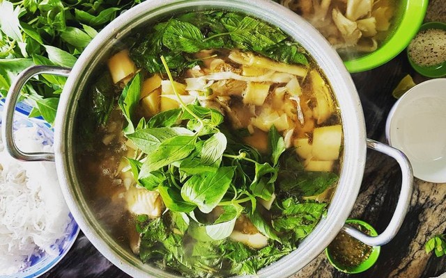 LẨU GÀ LÁ É - A THIÊN