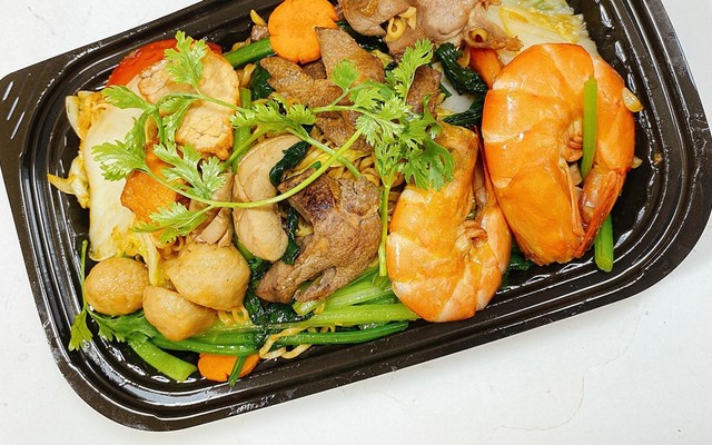 Cơm Gà Xối Mỡ - Cơm Mì Làng Việt