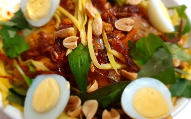 Bếp Cô Oanh - Bánh Tráng Trộn & Chân Gà Sả Tắc
