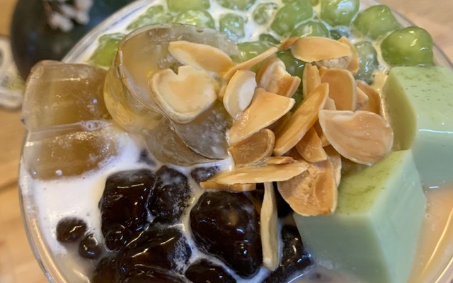 Arobi Rovis  - Coffee & Milk Tea - Phan Đình Phùng