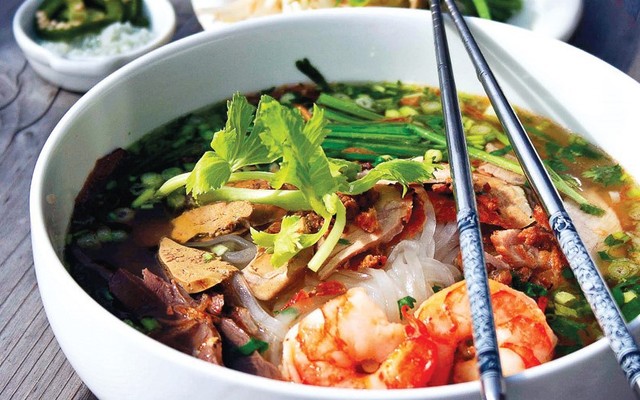 Hủ Tiếu Chợ Chiều - Nguyễn Tiểu La