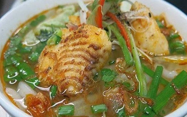 Bánh Canh Cá Lóc Cô Huế - Hàn Thuyên