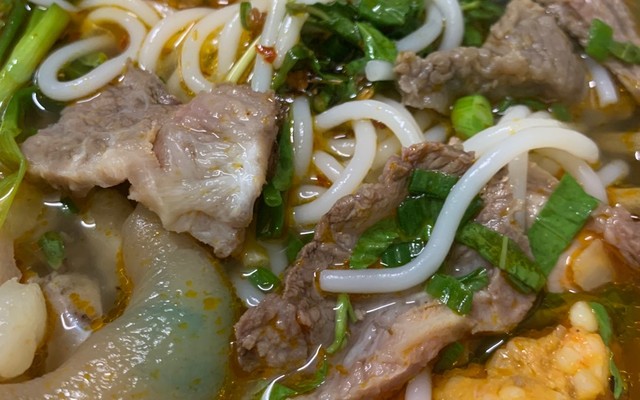 Bún Bò, Sủi Cảo - Hồng Anh