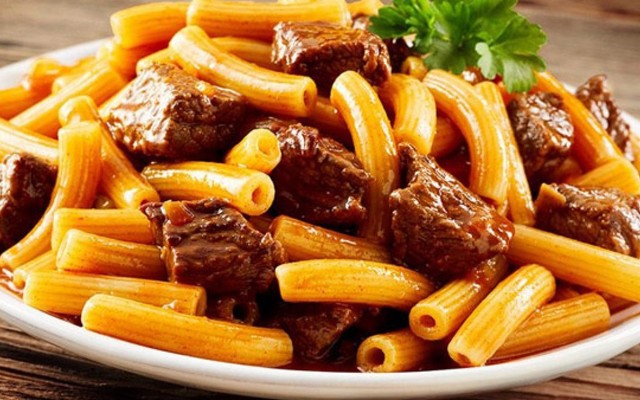 Hưng Long - Cơm Gà, Nui & Mì