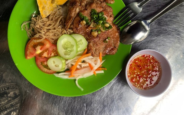 Cơm Tấm Hồng - Sà Bì Chưởng - 2A Lý Thường Kiệt