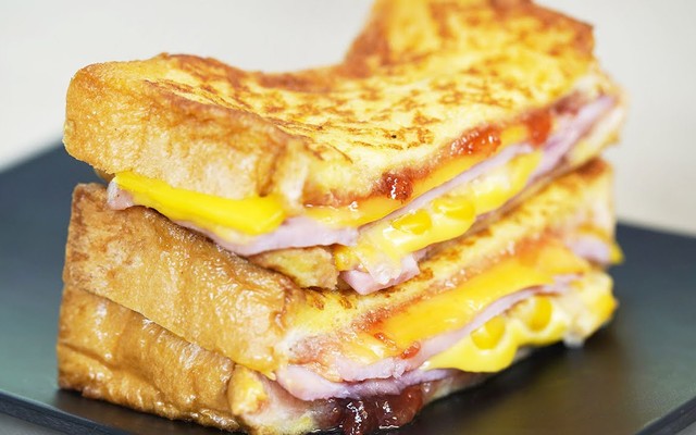 Bánh Mì Sandwich Hamburger Aloha 246