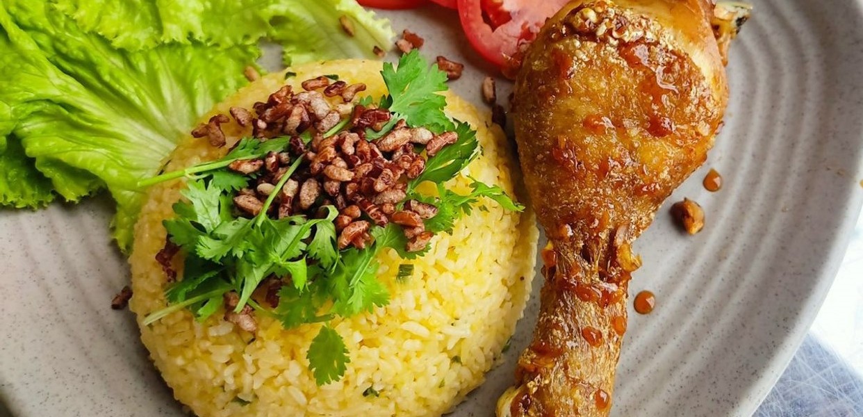 CƠM GÀ XỐI MỠ HÀ NỘI MANG HƯƠNG VỊ ĐẶC TRƯNG MIỀN BẮC