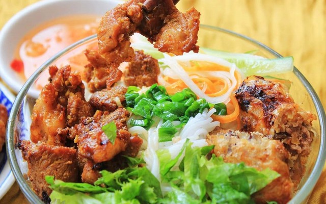 Bún Thịt Nướng Cô Bế - CMT8