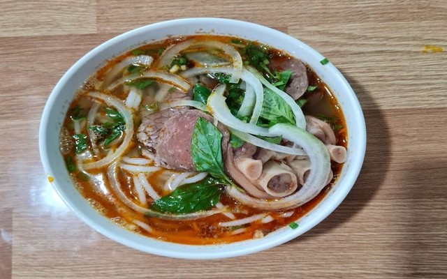 Bún Bò Huế Sông Hương - Trần Việt Châu