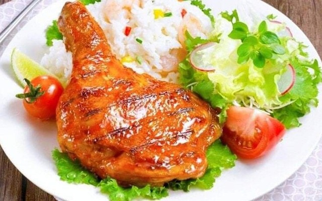 Papa Chicken - Cơm Gà Sốt Cay Ngọt - Phạm Văn Đồng