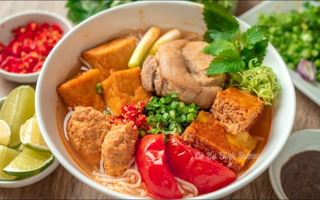 BÚN RIÊU - CANH BÚN CHỊ BÉ