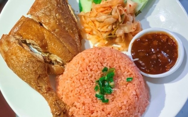 Cơm Gà Da Giòn - Togo