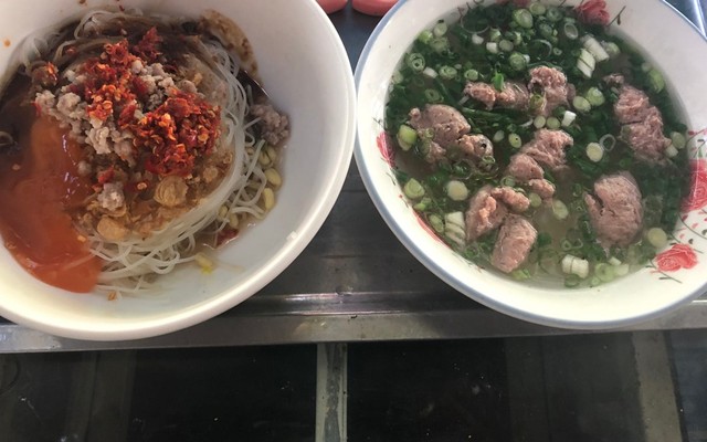 Phở Khô Vũ Gia