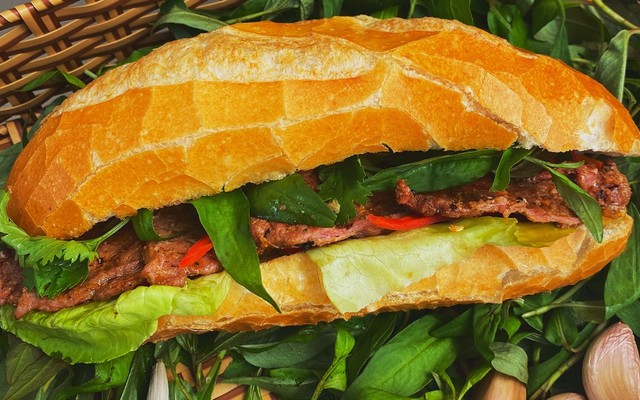 Bánh Mì Bò Nướng B - COOL - Ung Văn Khiêm
