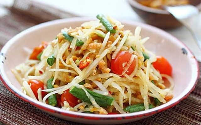 Bò Khô Đu Đủ - Bánh Lọc Đường Ray