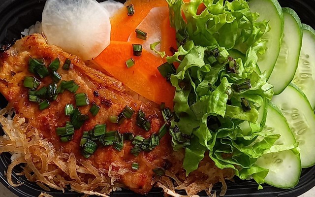 Cô 3 Lùn - Bún Riêu Cua & Cơm Sườn Chiên