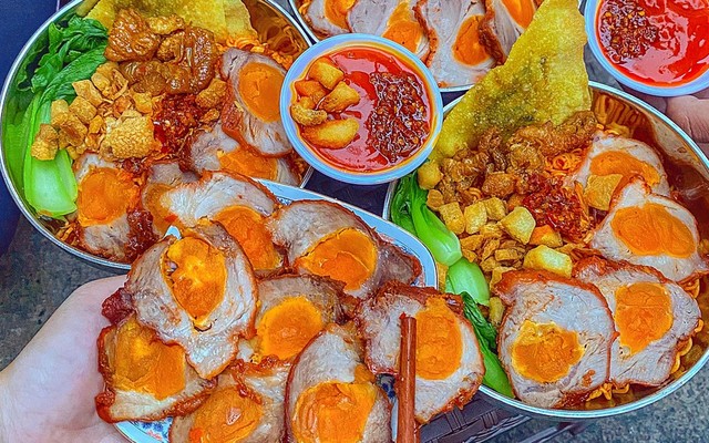 Tiệm Ăn Xóm Tui - Tré Trộn & Trà Dâu