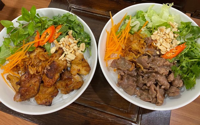 Quán Bún Bò, Phở Trộn Bếp Tròn