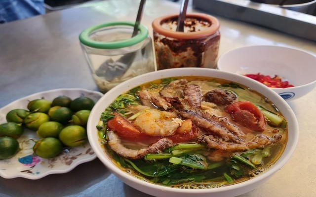 Hoà Béo - Bún, Bánh Đa Hải Sản Hạ Long - Tống Duy Tân