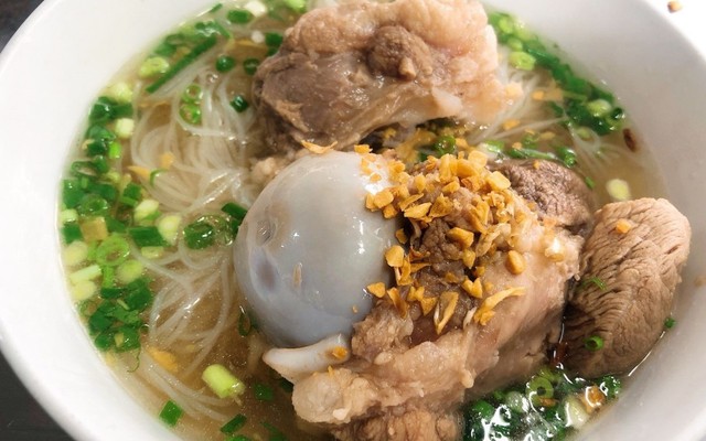 Hủ Tiếu Sụn Chú Đức