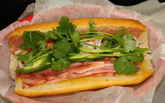 TIỆM BÁNH NHƯ LAN - LÊ VĂN DUYỆT