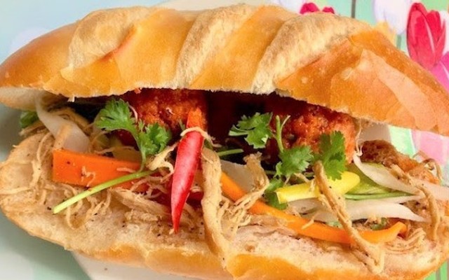 Lò Chả & Bánh Mì Hiếu