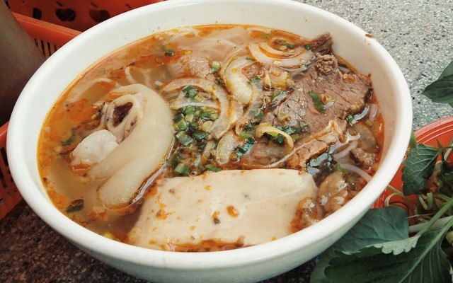 Bún Bò Cô Tư - Trần Đồng