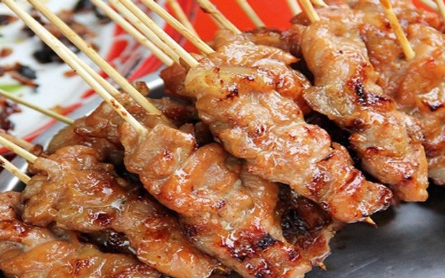 Ăn Vặt Chị Thương - Thịt Xiên Nướng - Cổng CNTT