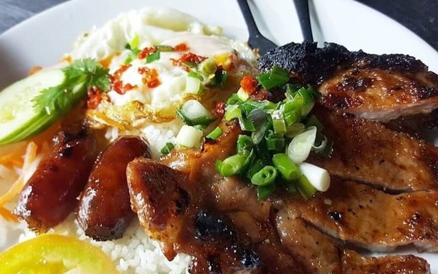 QUÁN CƠM SƯỜN & GÀ - GIA CÁT - TÔ KÝ