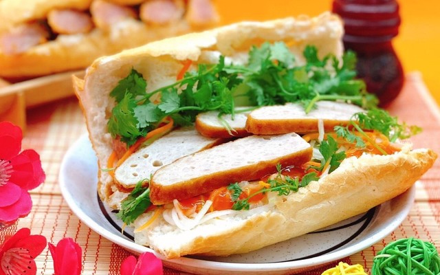 Zò Hà Nội - Bánh Mì Chả Nóng Đặc Biệt - Tô Hiệu