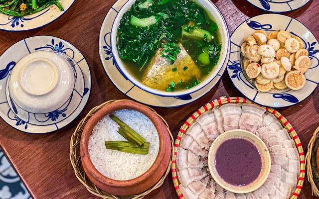 CƠM NIÊU NHƯ TÂM