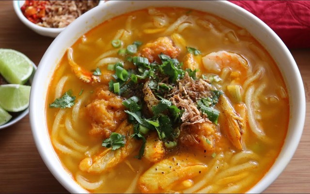 BÁNH CANH CUA GIA LINH - TÊN LỬA