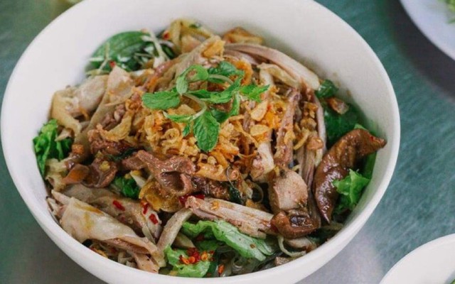 Cô Nhâm - Miến Măng Gà & Bún Măng Gà - Tố Hữu