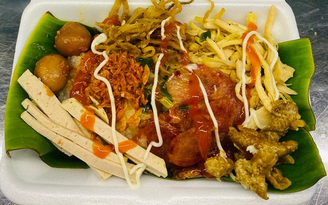 Xôi 5 Ghiền - Xôi Gà Xé Da Giòn