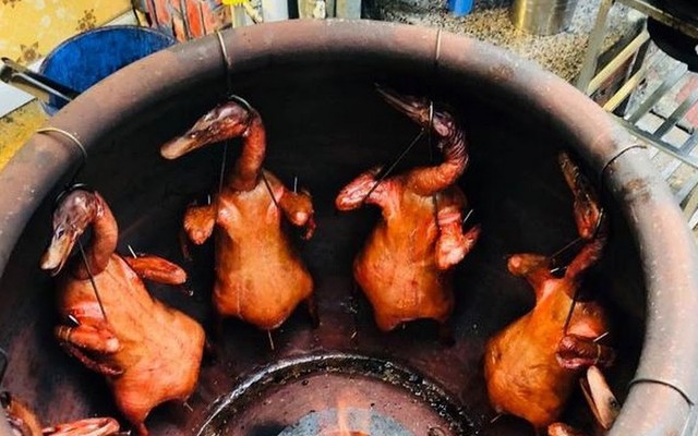 Trà My - Vịt Nướng Lu