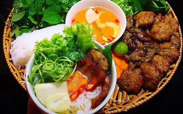 Quán Bún Chả Cô Loan - Xuân Thủy