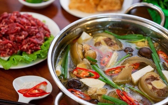 Lẩu Đuôi Bò Hùng Rơm - Lê Văn Sĩ