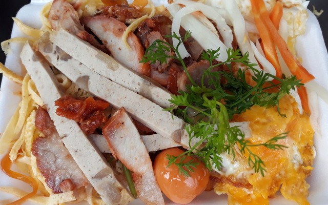 Xôi Mặn Cô Dung - Trần Hưng Đạo