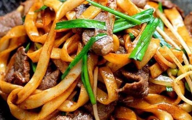 Phở Xào & Cơm Chiên Dưa Bò Chị Phương