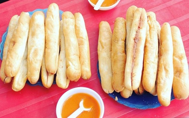 Cô Hiền - Bánh Mỳ Cay & Pate Cân