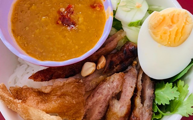 Bún Thịt Nướng & Chả Lụi Nha Trang Dì 9 - Trần Khế Xương