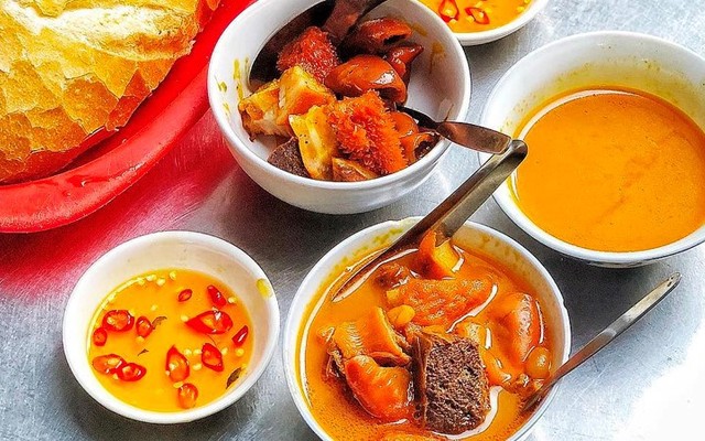 Bánh Mì Ngô Hương - Chợ Cột Đèn