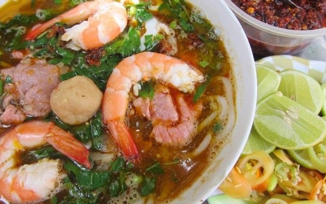 Cô Huệ - Bún Thái & Bún Mắm - Hoàng Hoa Thám