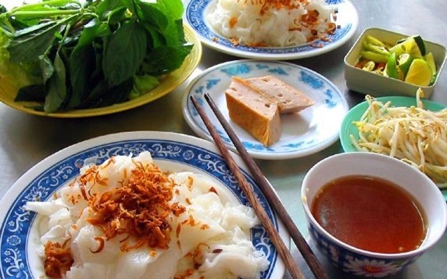 Bánh Cuốn Chả Nóng - Hoa Béo